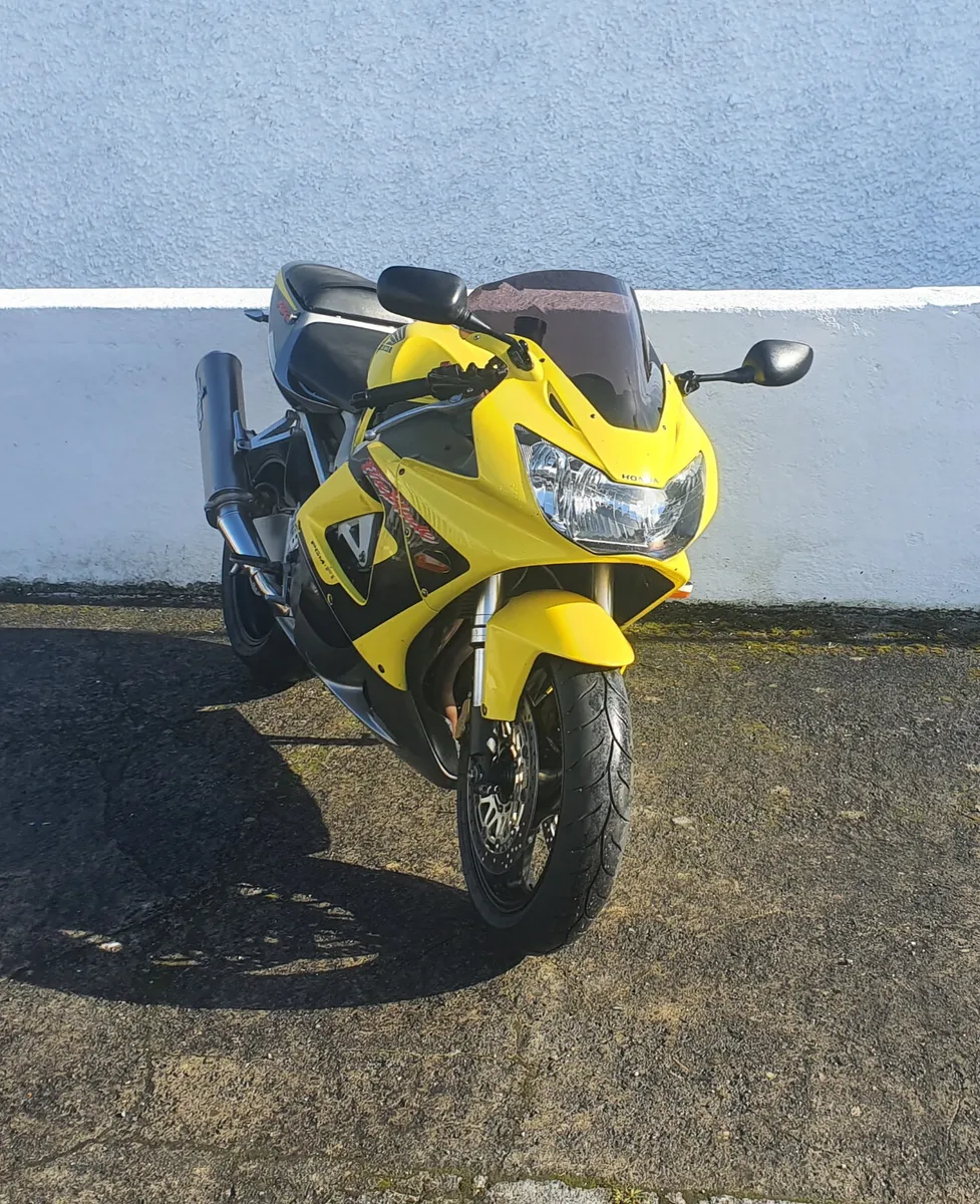 Fireblade 929 @ Doyles Athlone - Image 2