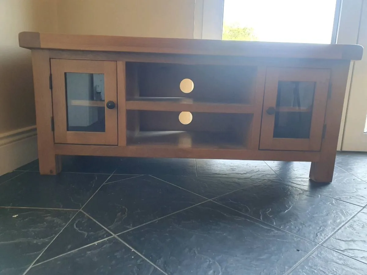 Solis Oak TV Cabinet with 2 glass doors - Image 2