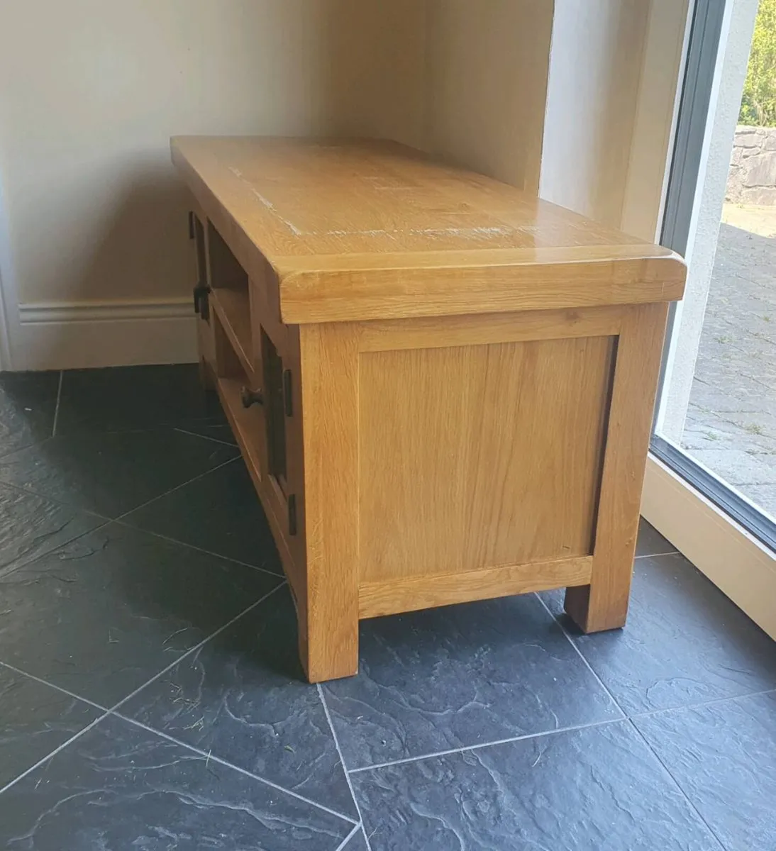 Solis Oak TV Cabinet with 2 glass doors - Image 4