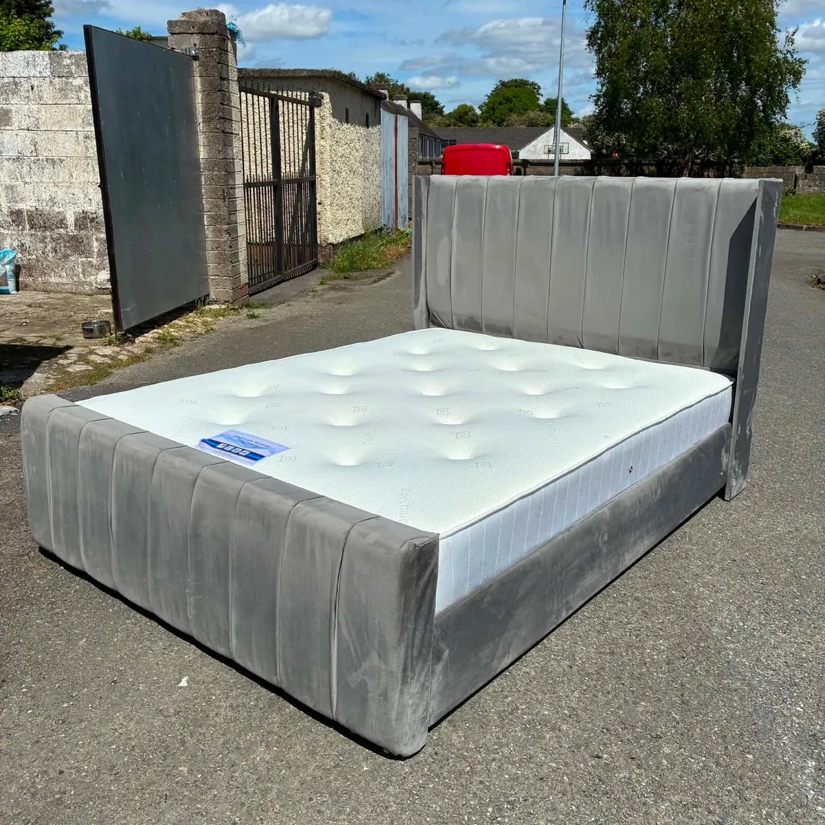 5ft King Grey Velvet Bed frame & New Mattress - Image 2