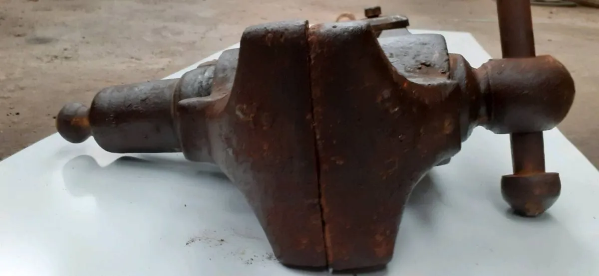 Blacksmiths Vice - Image 2