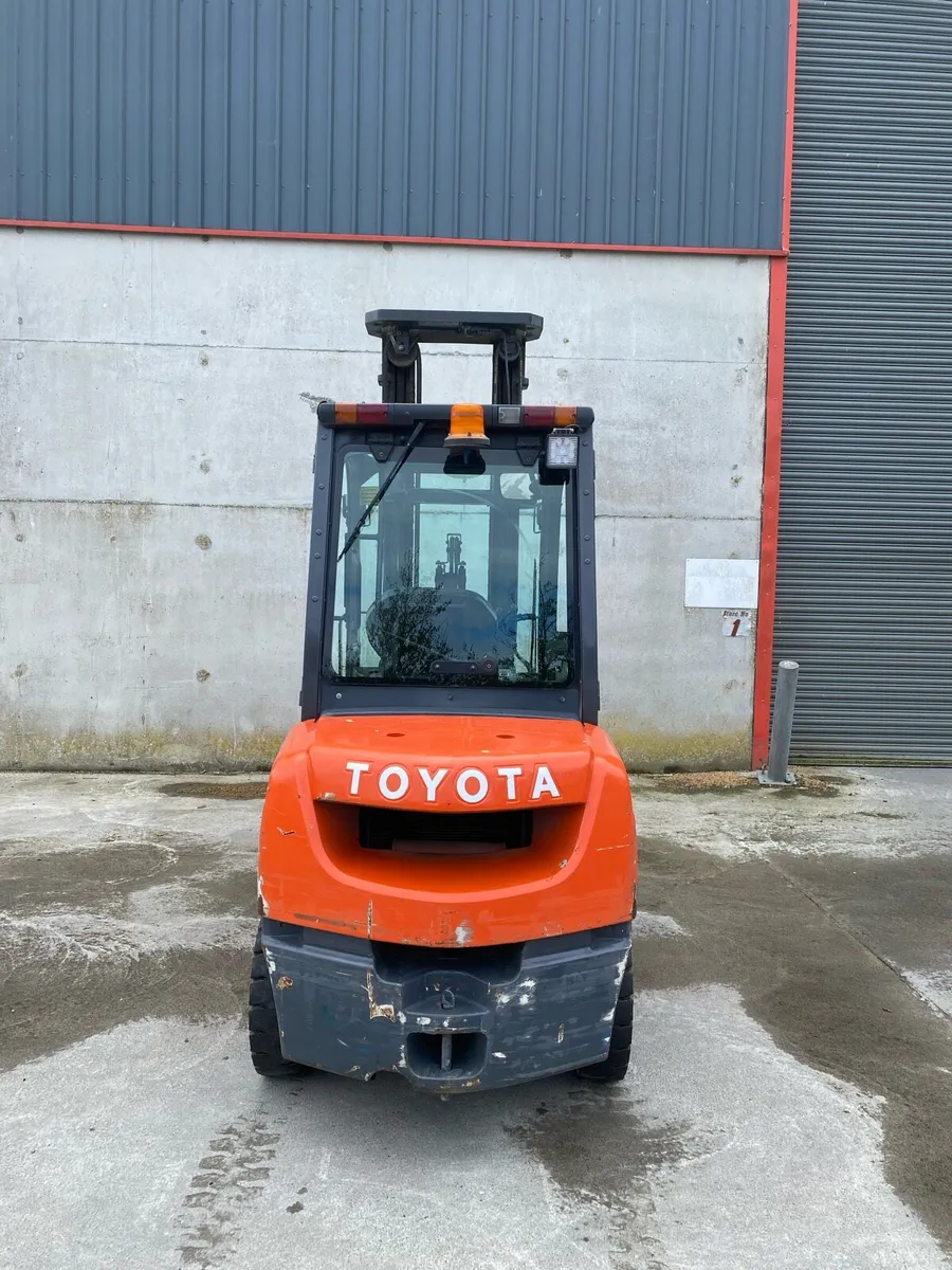 Toyota forklift - Image 4
