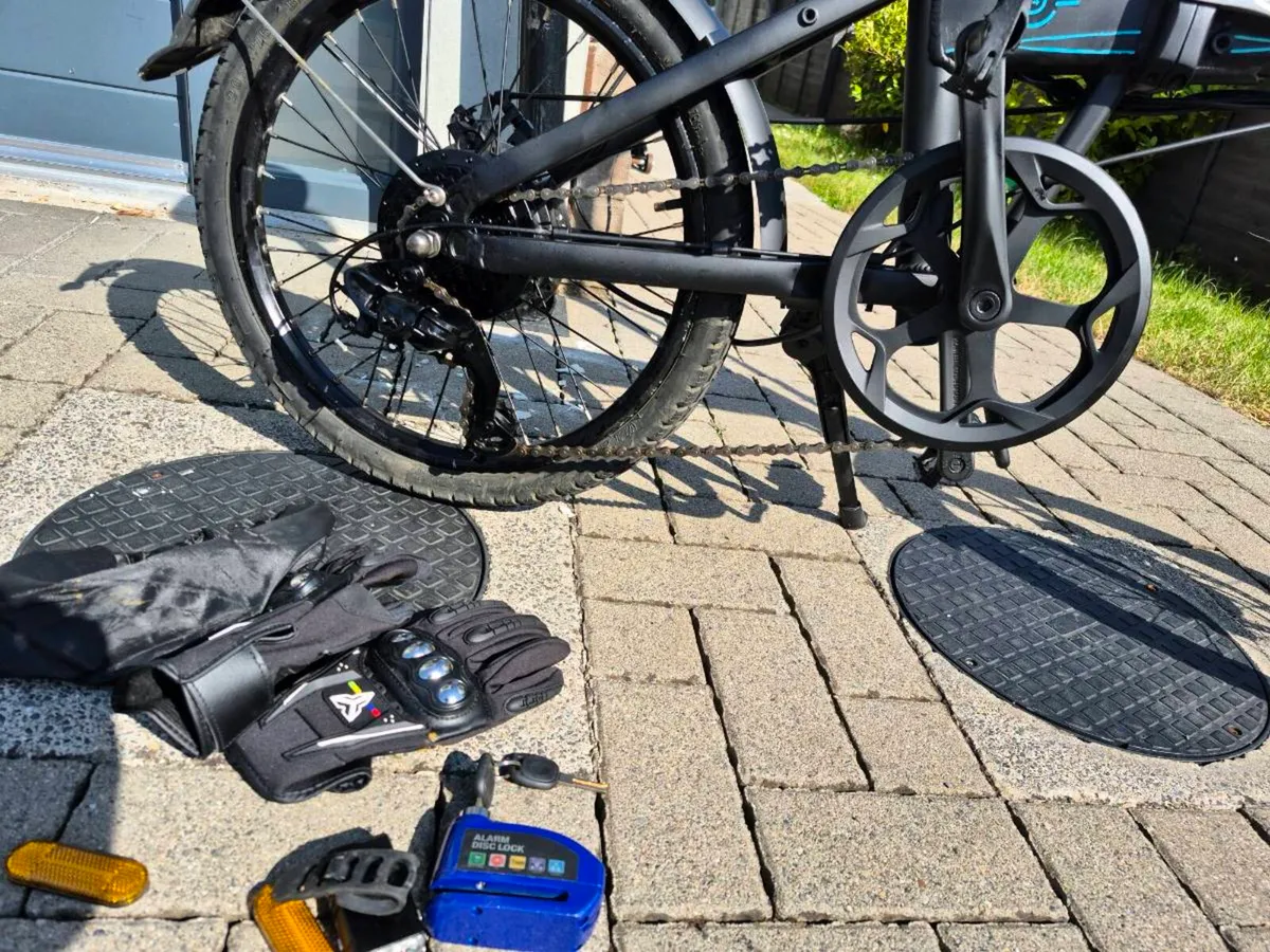 FIIDO FOLDING ELECTRIC BIKE JUST GOT IN YESTERDAY - Image 4