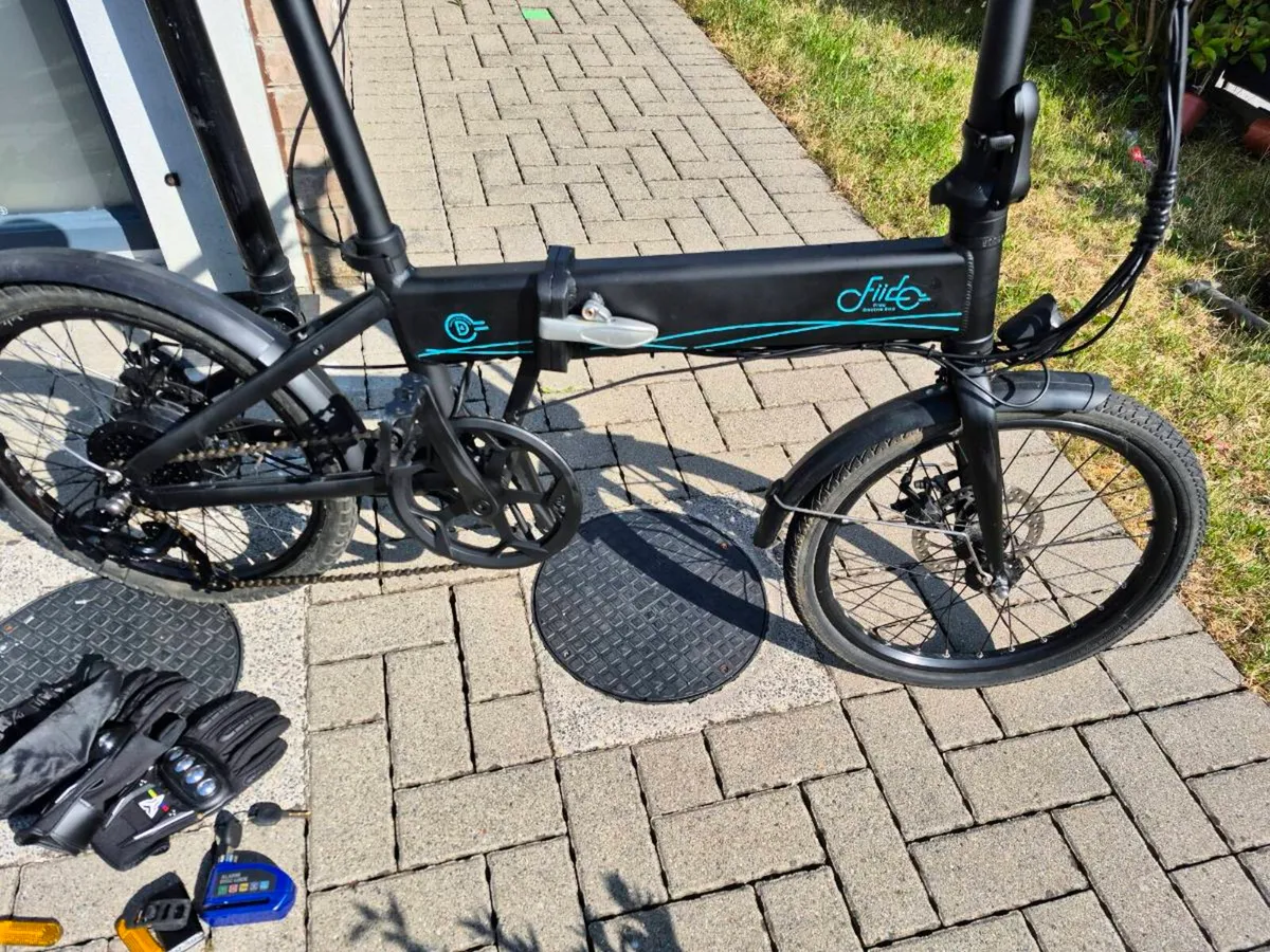 FIIDO FOLDING ELECTRIC BIKE JUST GOT IN YESTERDAY - Image 3