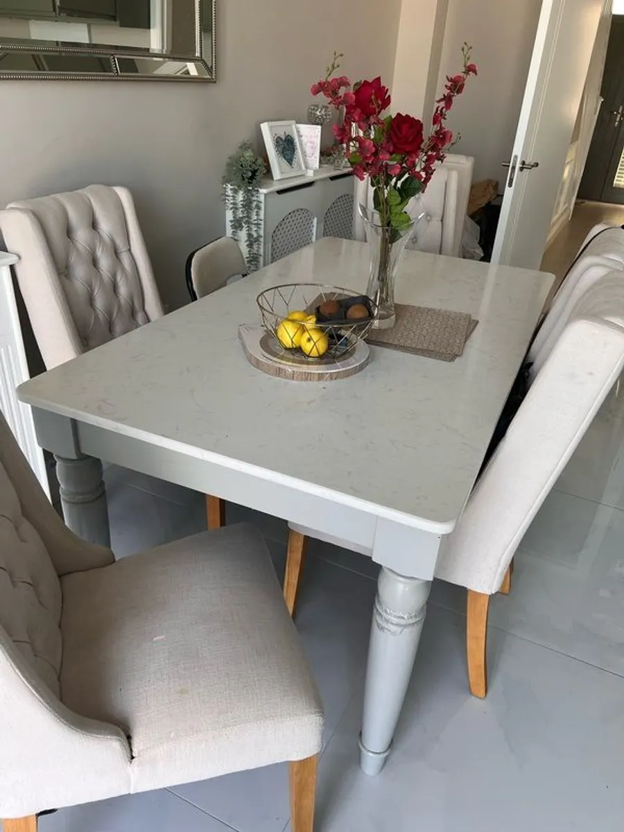 Dining table and chairs - Image 3