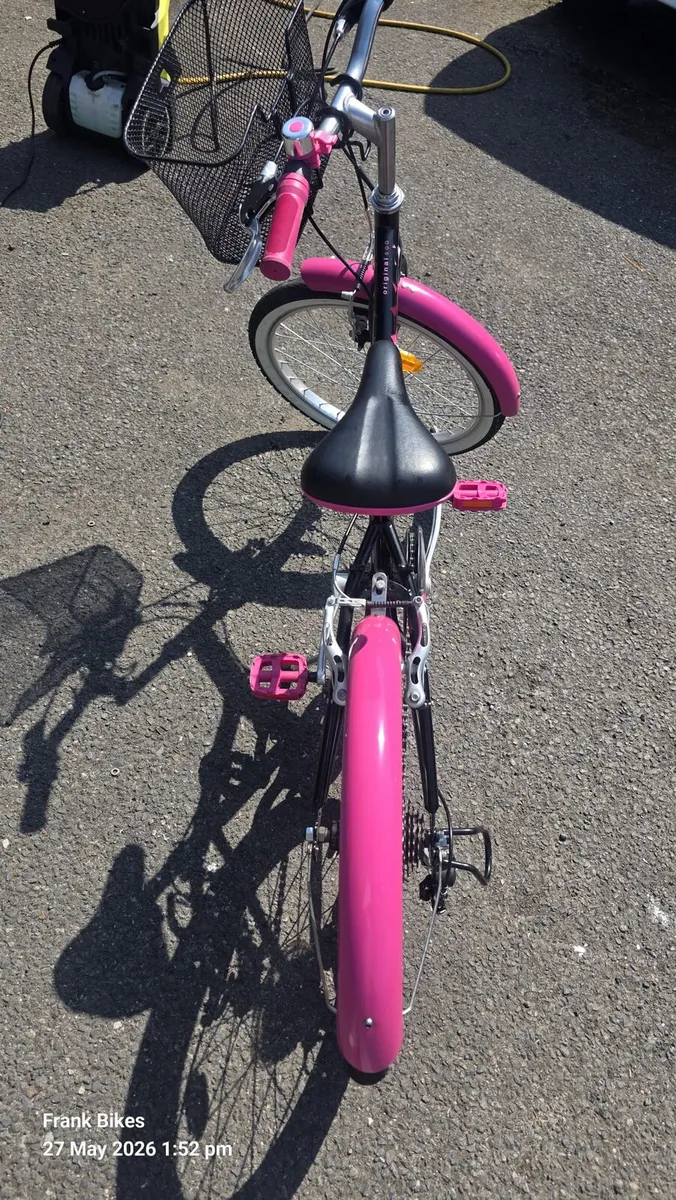 B’Twin 20” Girls Bike – Like New – Basket Included - Image 2