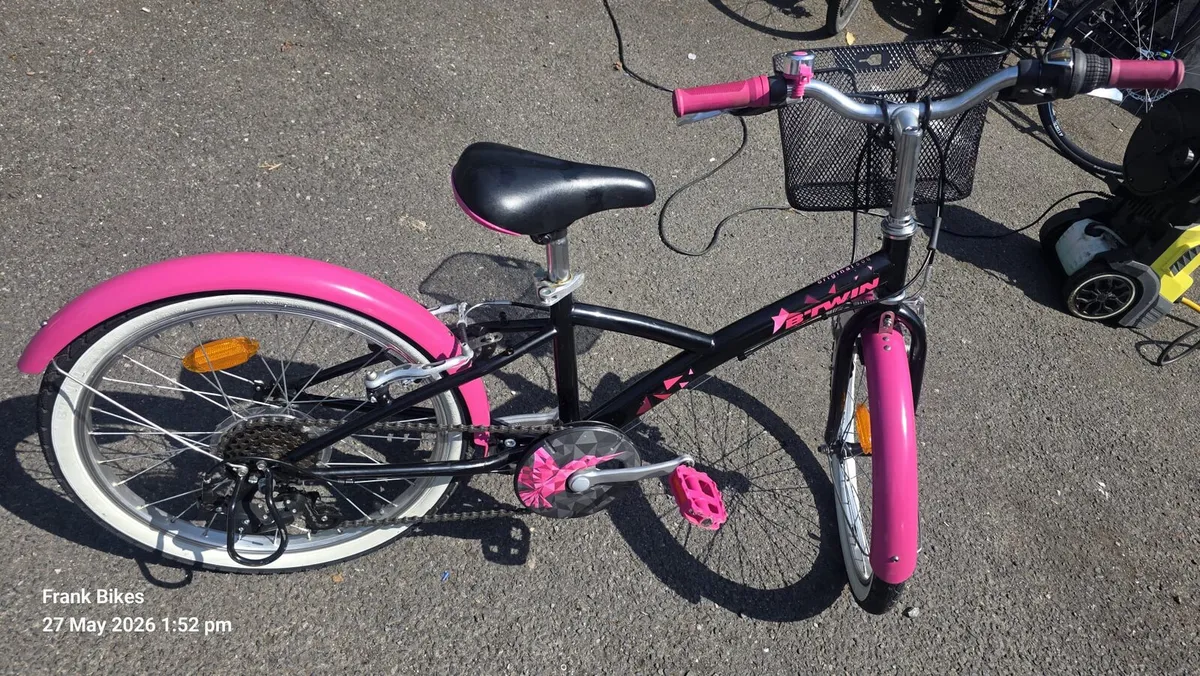 B’Twin 20” Girls Bike – Like New – Basket Included - Image 3