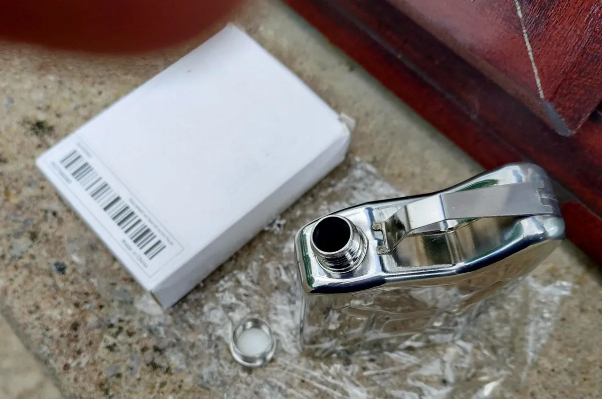 Small Stainless Steel Hip Flask (new). - Image 3