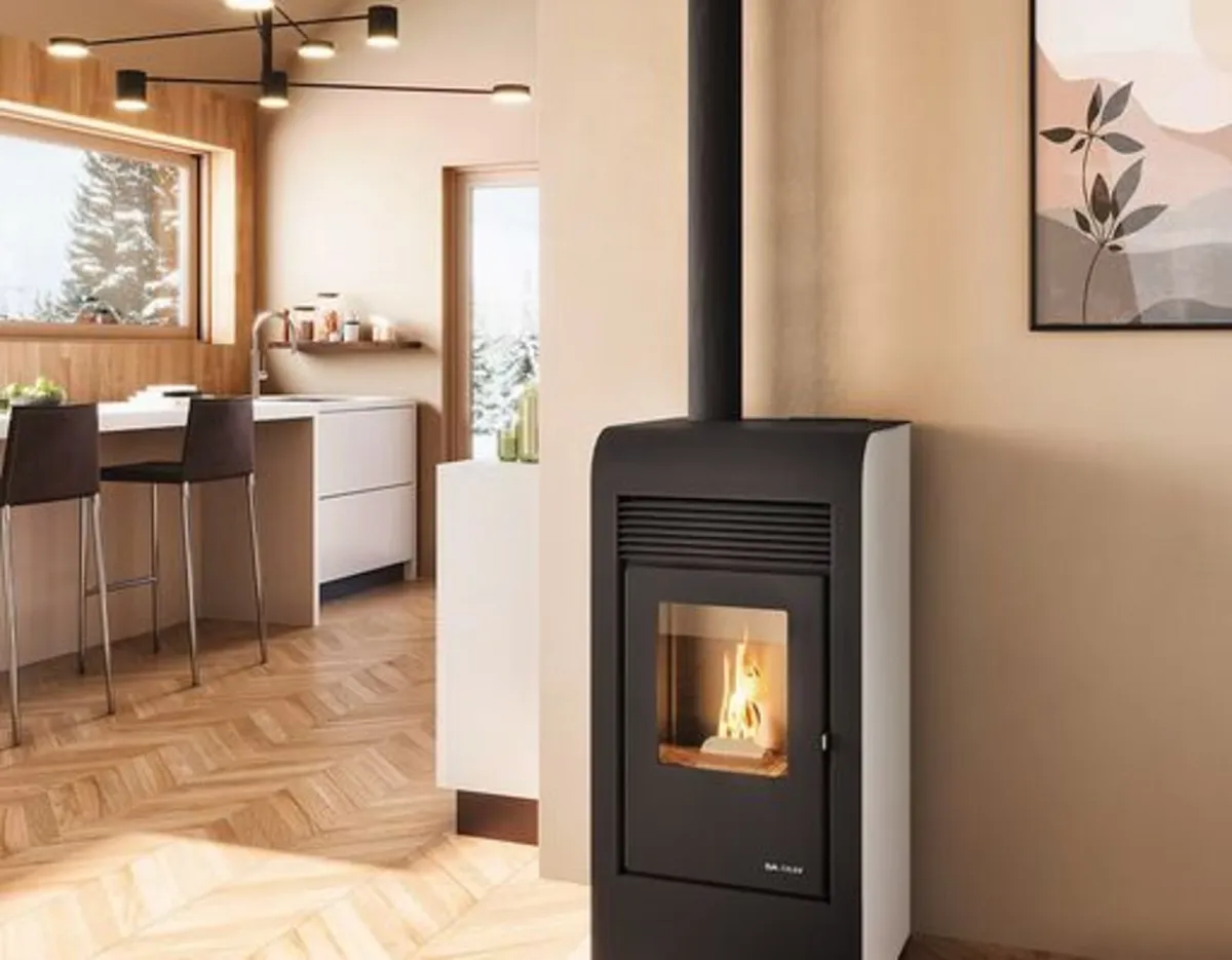 Rita Pellet Stove 8kw New - Image 1