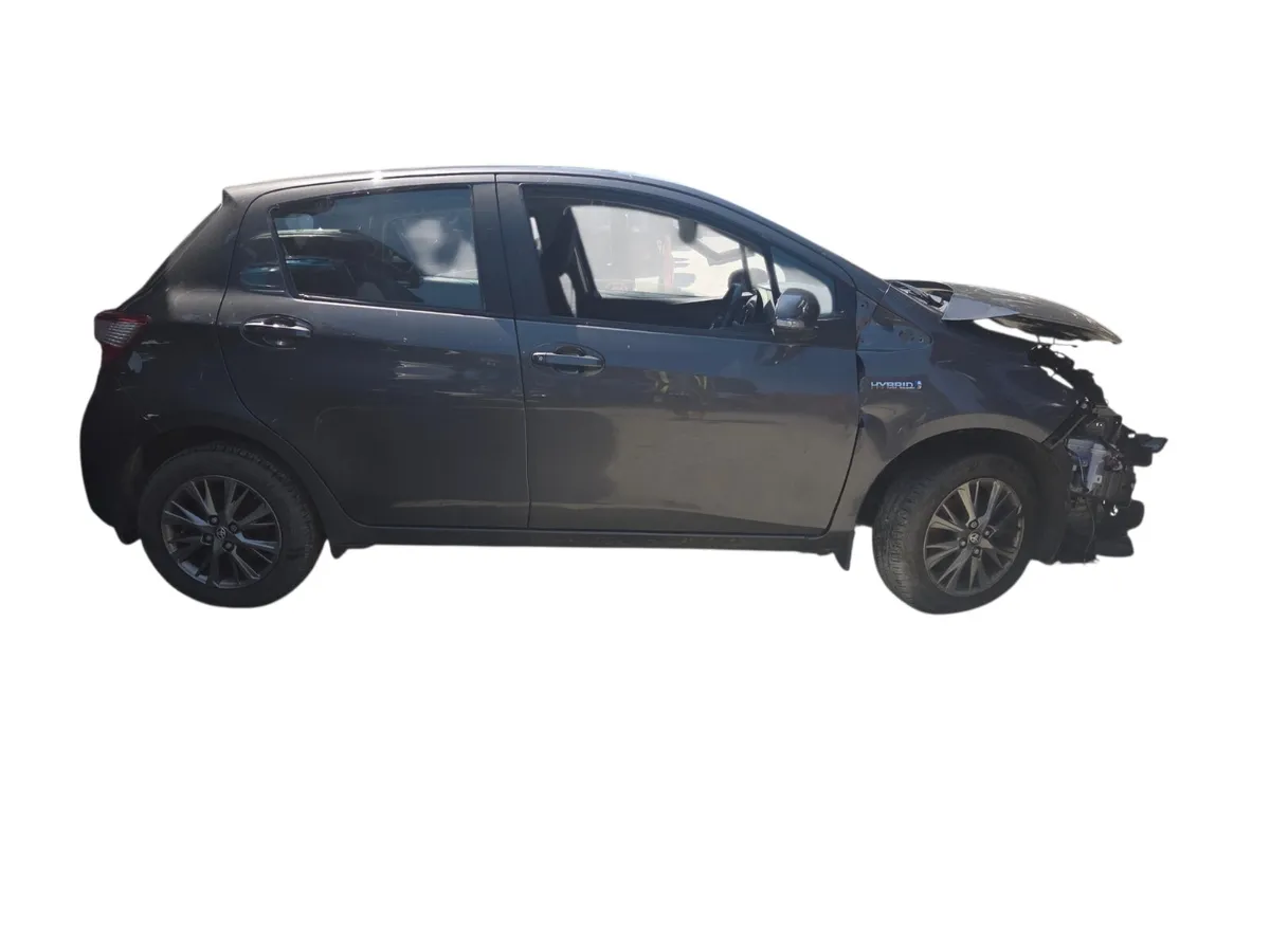 2018 TOYOTA YARIS HYBRID For Breaking/Dismantling - Image 2