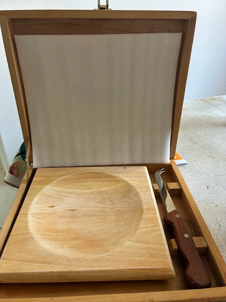 Newbridge Cheese Board Set - Image 1