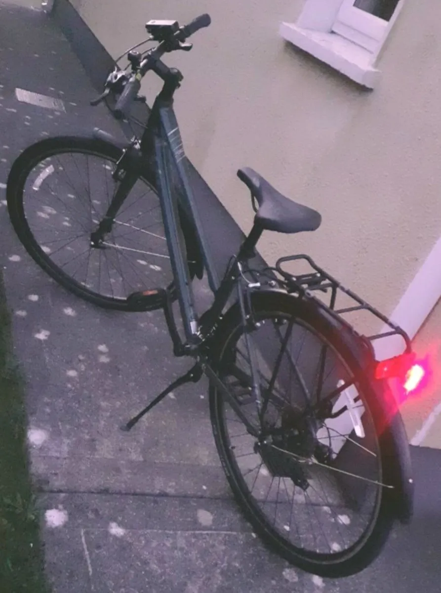 Giant LIV ALIGHT 3 Hybrid Ladies Bike & Accessorie - Image 2