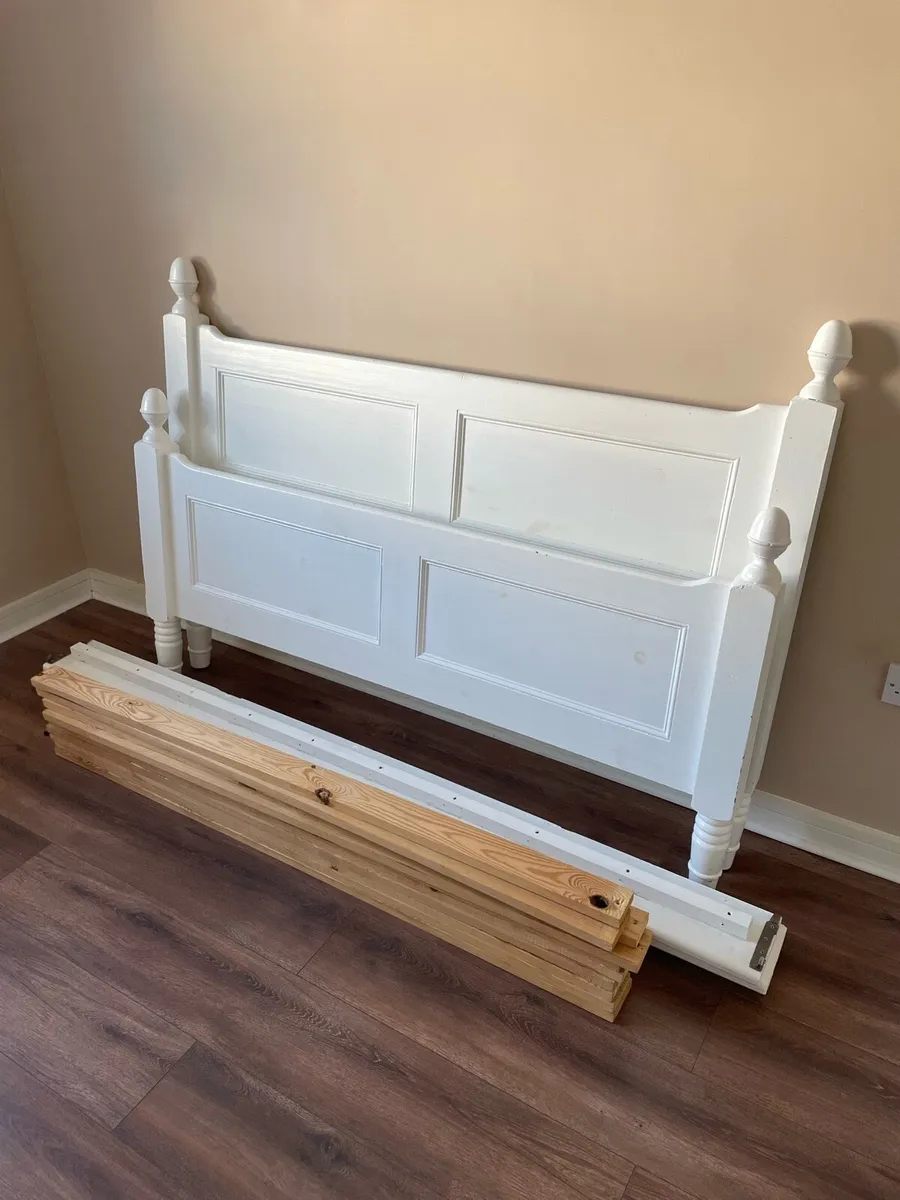 King double white pine bed - Image 3