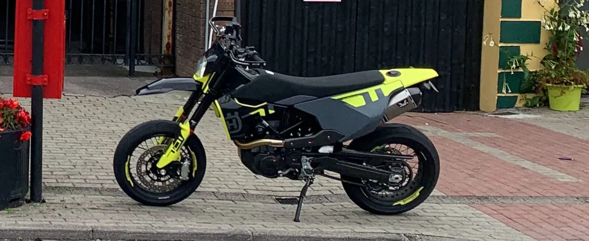Husqvarna 701 supermoto - Image 2