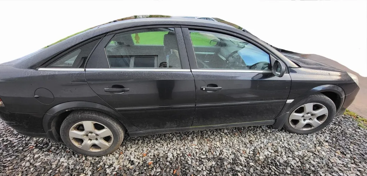 Opel Vectra Car - Image 2