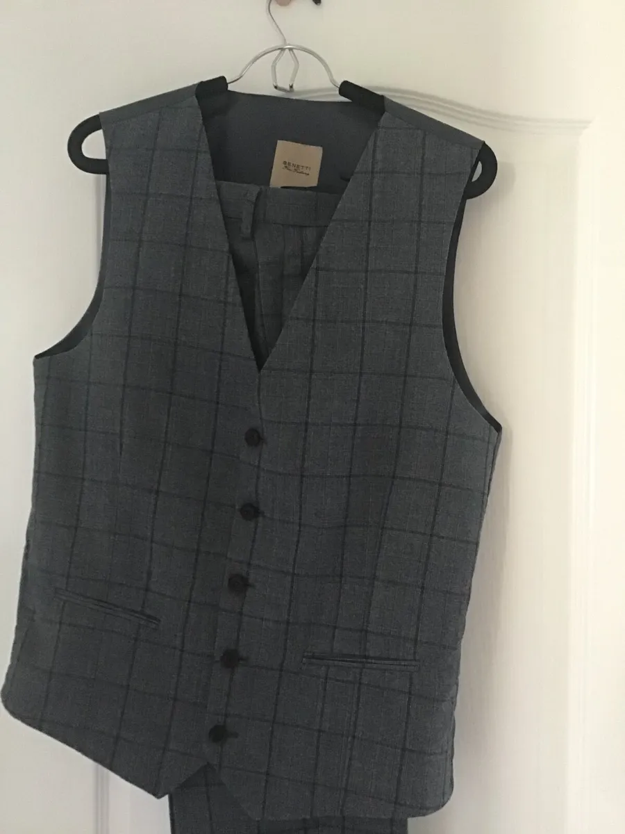 Benetti 3 piece Suit - Image 4