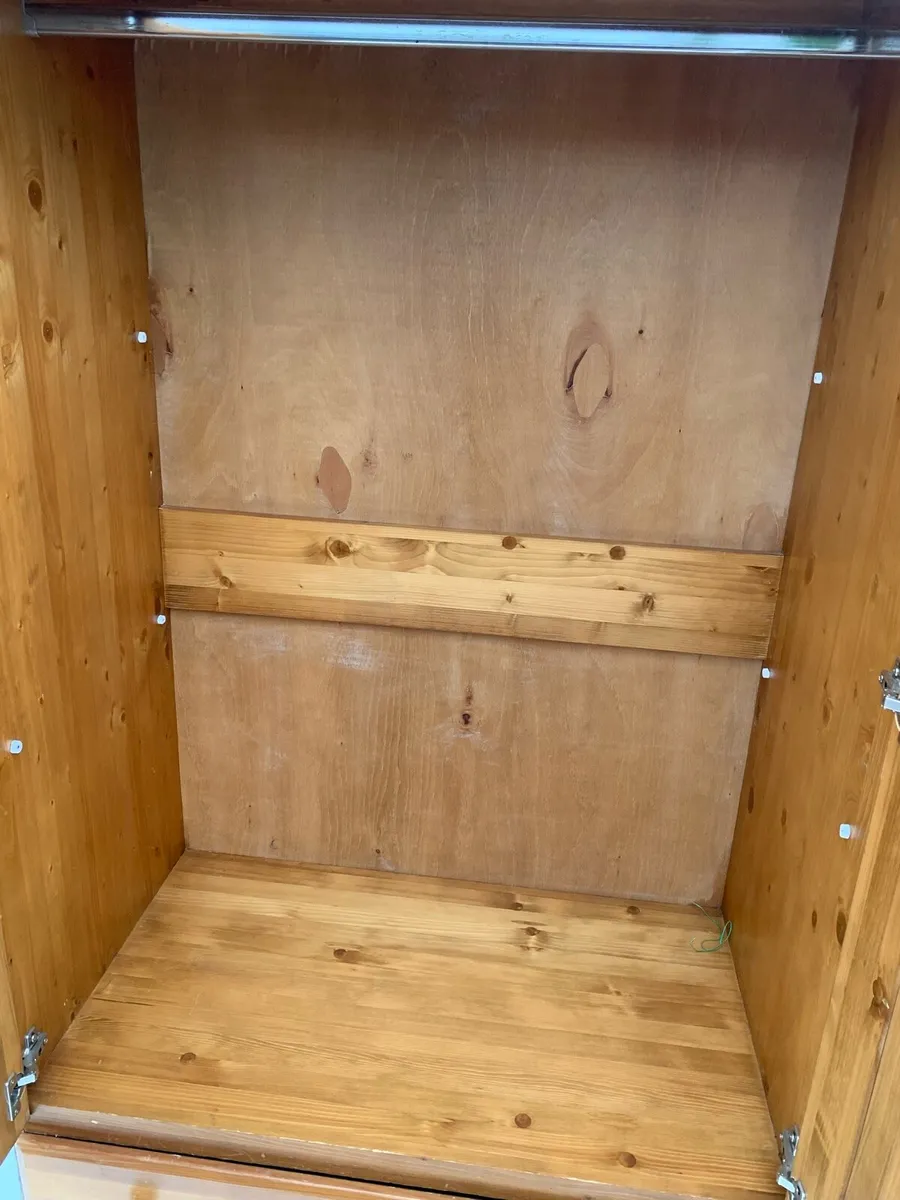 Wardrobe - Image 4