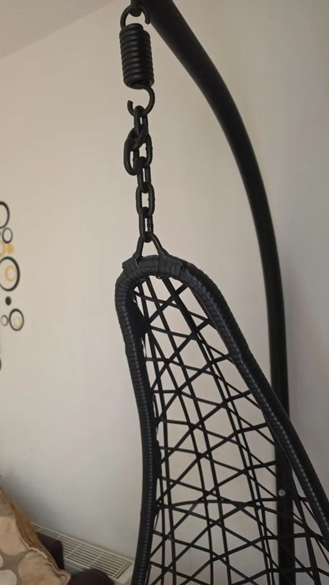 Hanging Egg Chair - Image 1