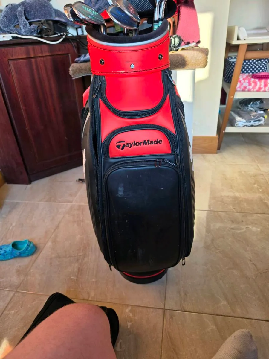 Taylormade golf bag - Image 2