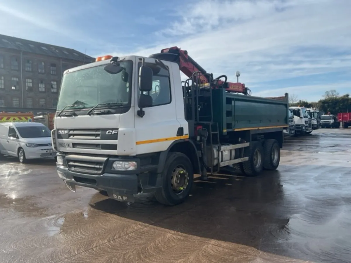 2009 DAF 75CF.310 6x4 Tipper Grab - Image 3