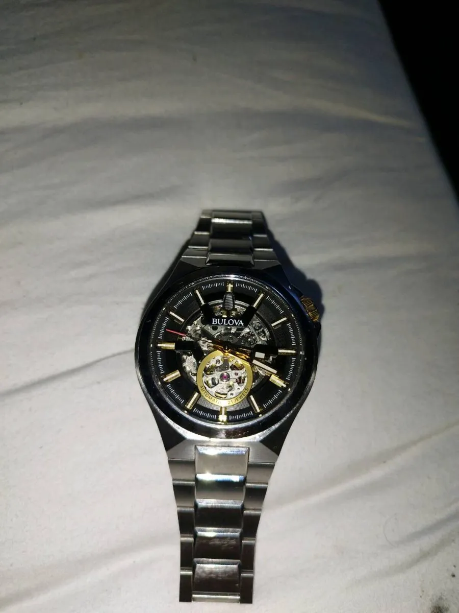 Bulova man's watch brand new barely wore - Image 3