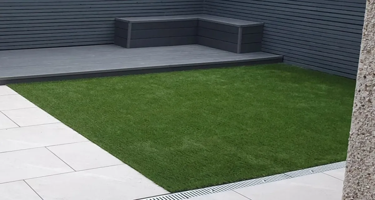 Artificial grass available for free shipping - Image 1