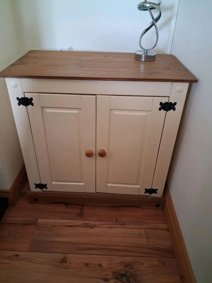 Cabinet - Image 1
