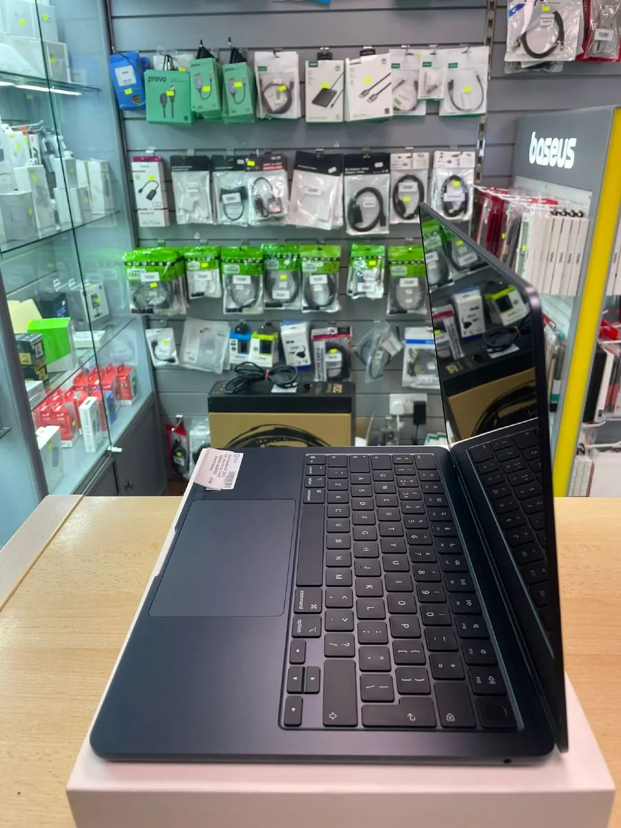 Apple MacBook Air 2025 | 13.6" | M4 - Image 4
