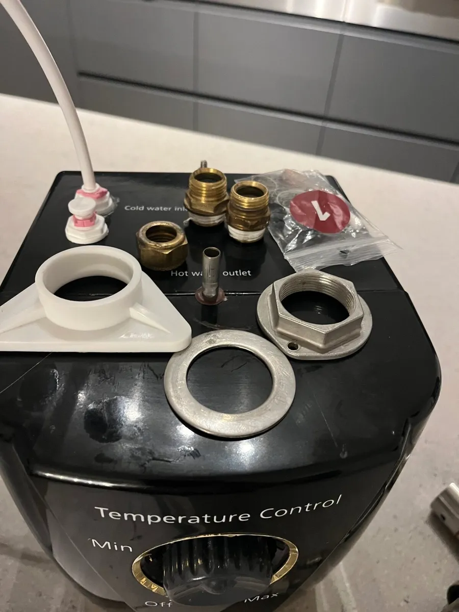 Kitchen instant boiling water tap - Image 3