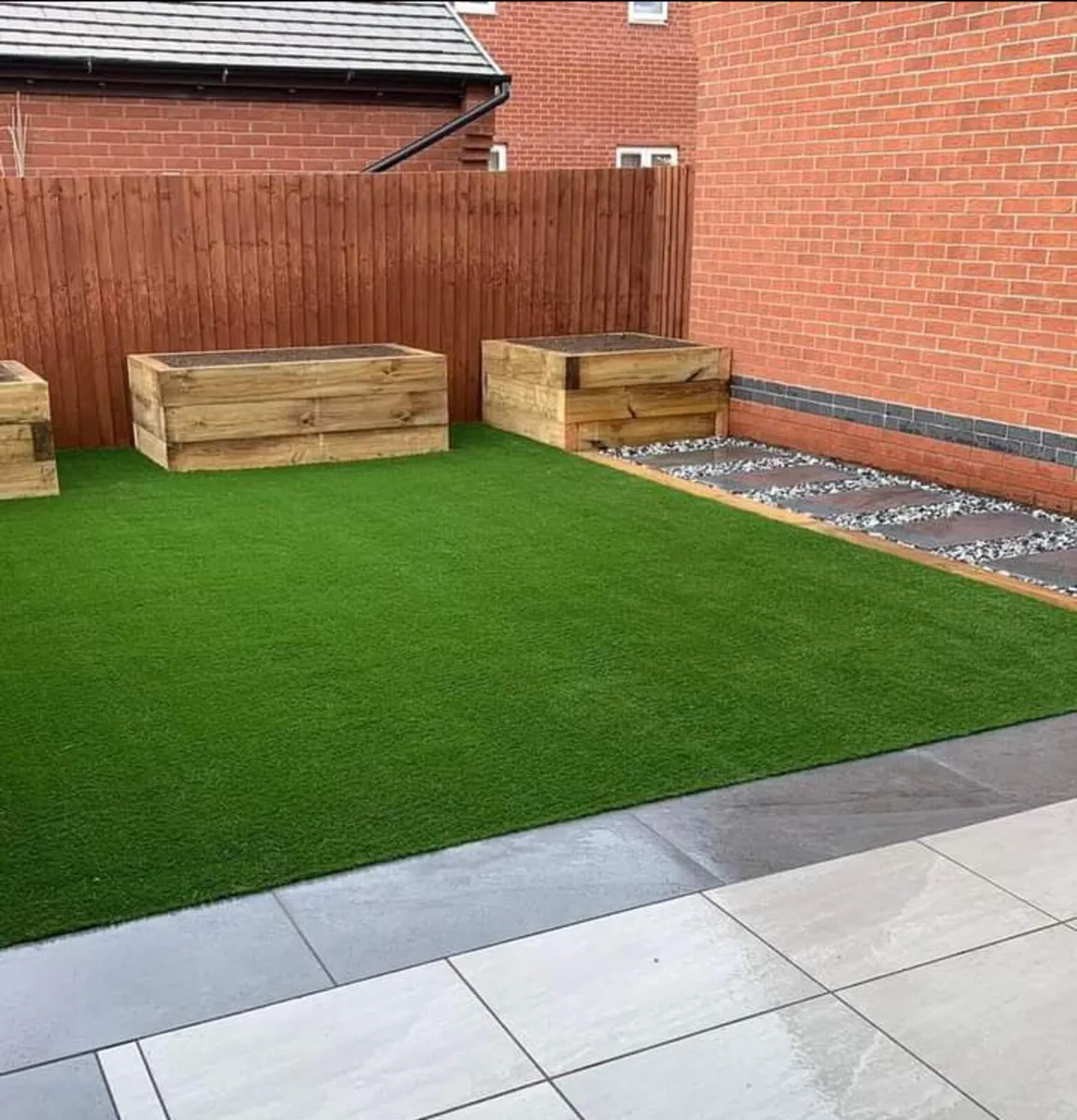 Artificial grass 50mm thick 4m wide rolls - Image 3