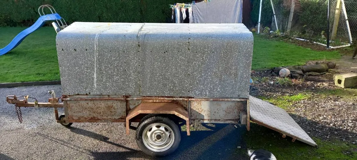 Trailer - Image 1