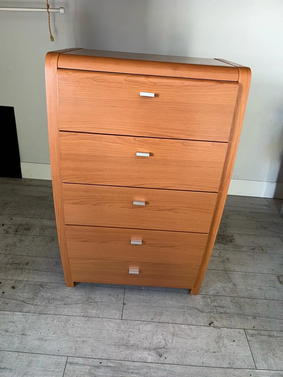 Chest of drawers - Image 1