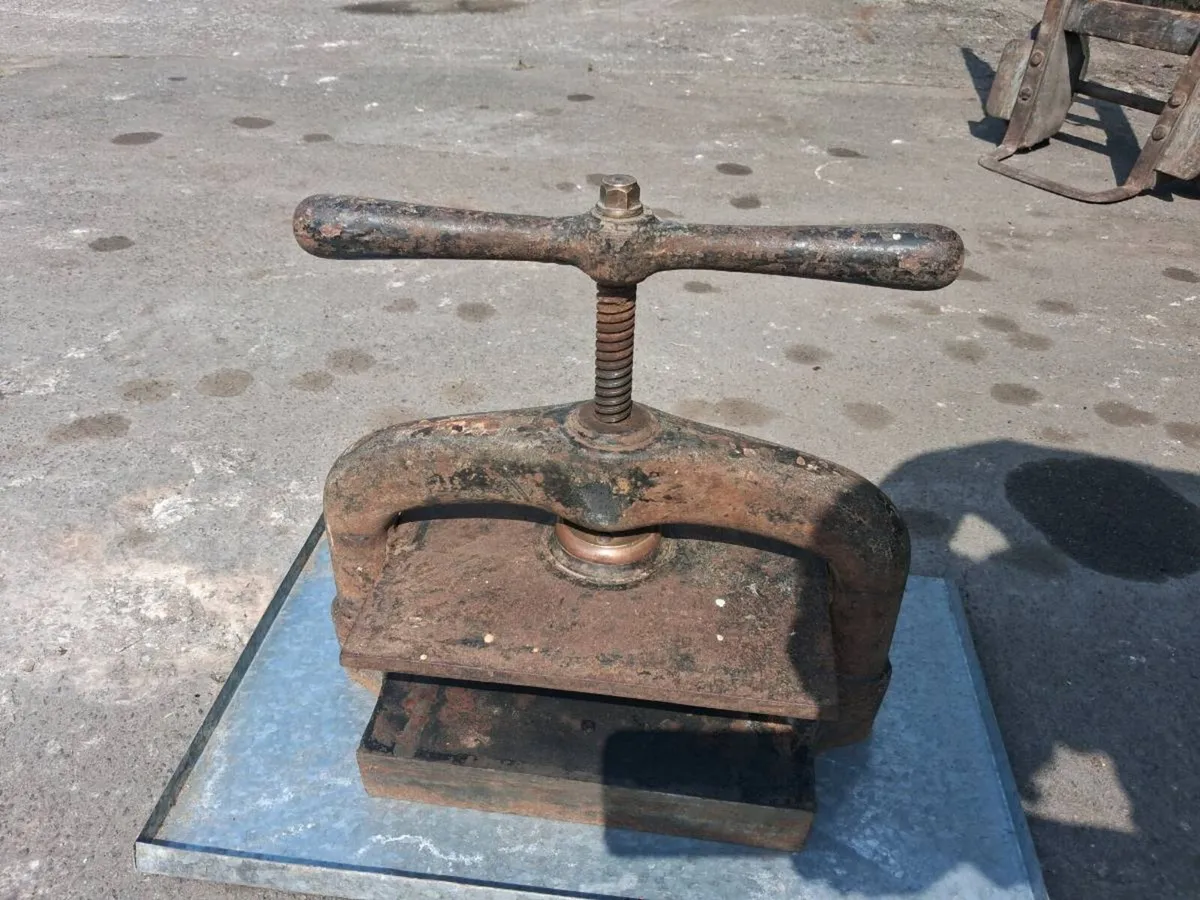 Book clamp - Image 2