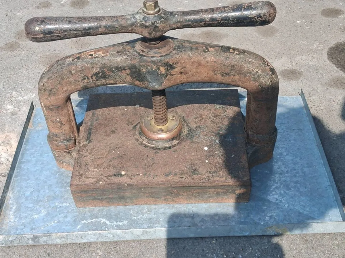 Book clamp - Image 3