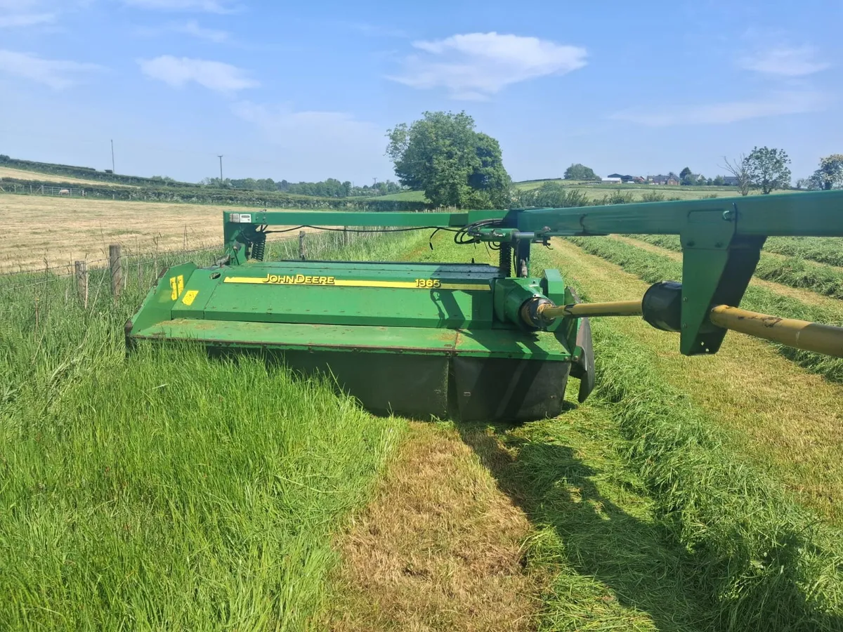 JOHN DEERE 1365 M/C - Image 2