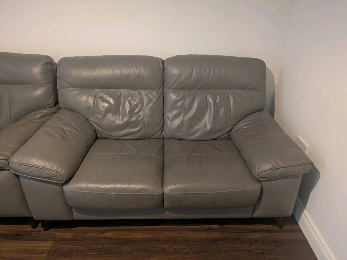 2 seater Leather couches - Image 2