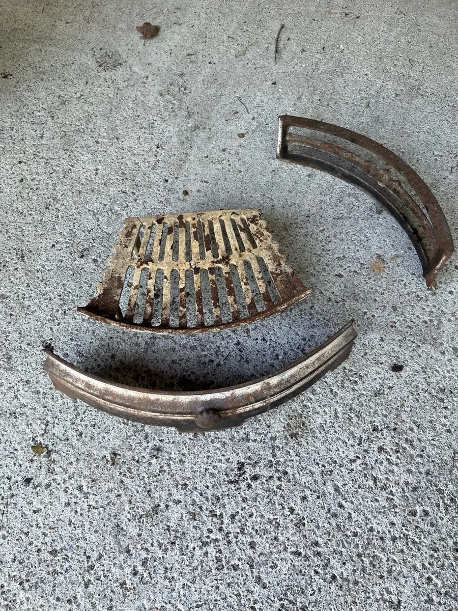 Fireplace grill - Image 1