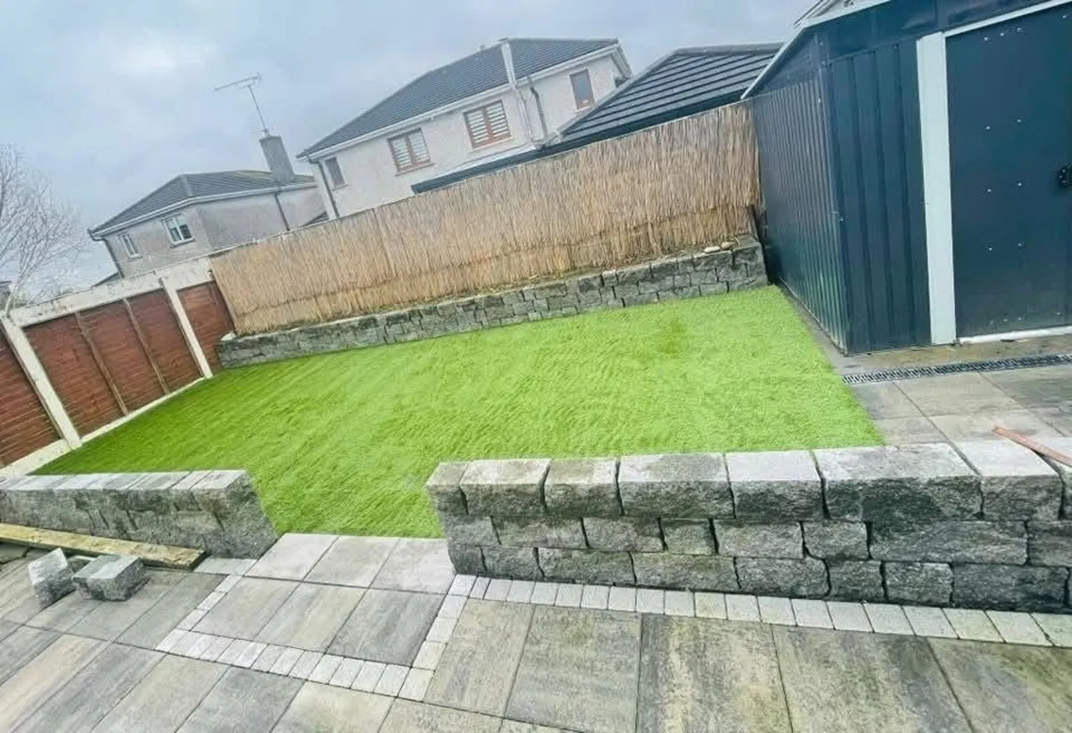 New Artificial Garden Grass in Stock Available - Image 3