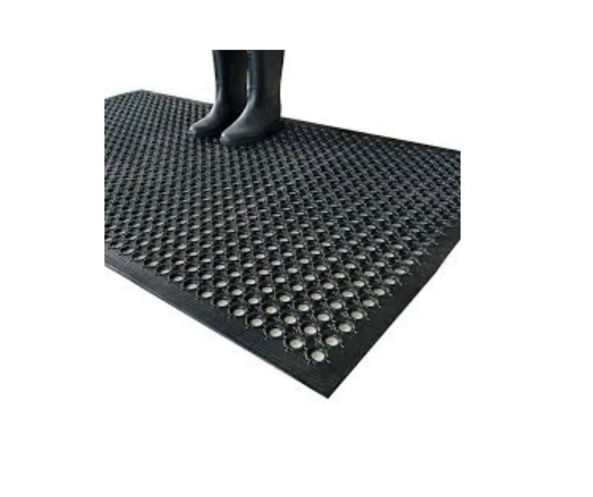 5ft x 3ft Industrial Rubber Mat - Image 2