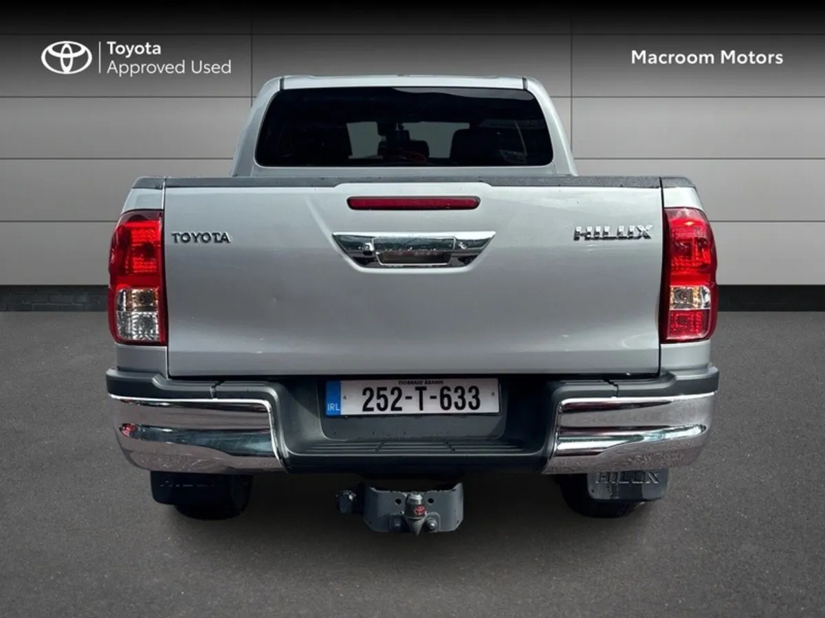Toyota Hilux HILUX 2.8 SR5 DOUBLE CAB - Image 4
