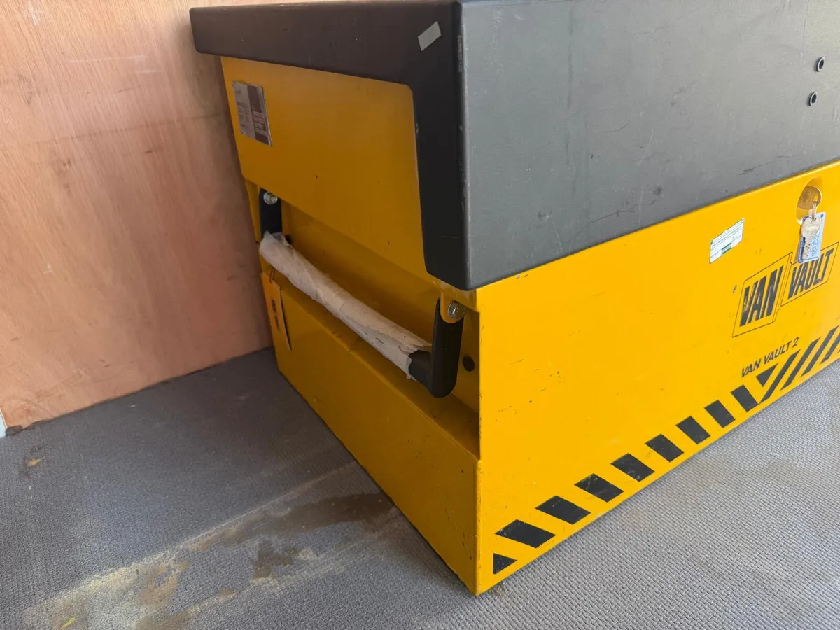 Van Vault Security Chest- Like New - Image 4