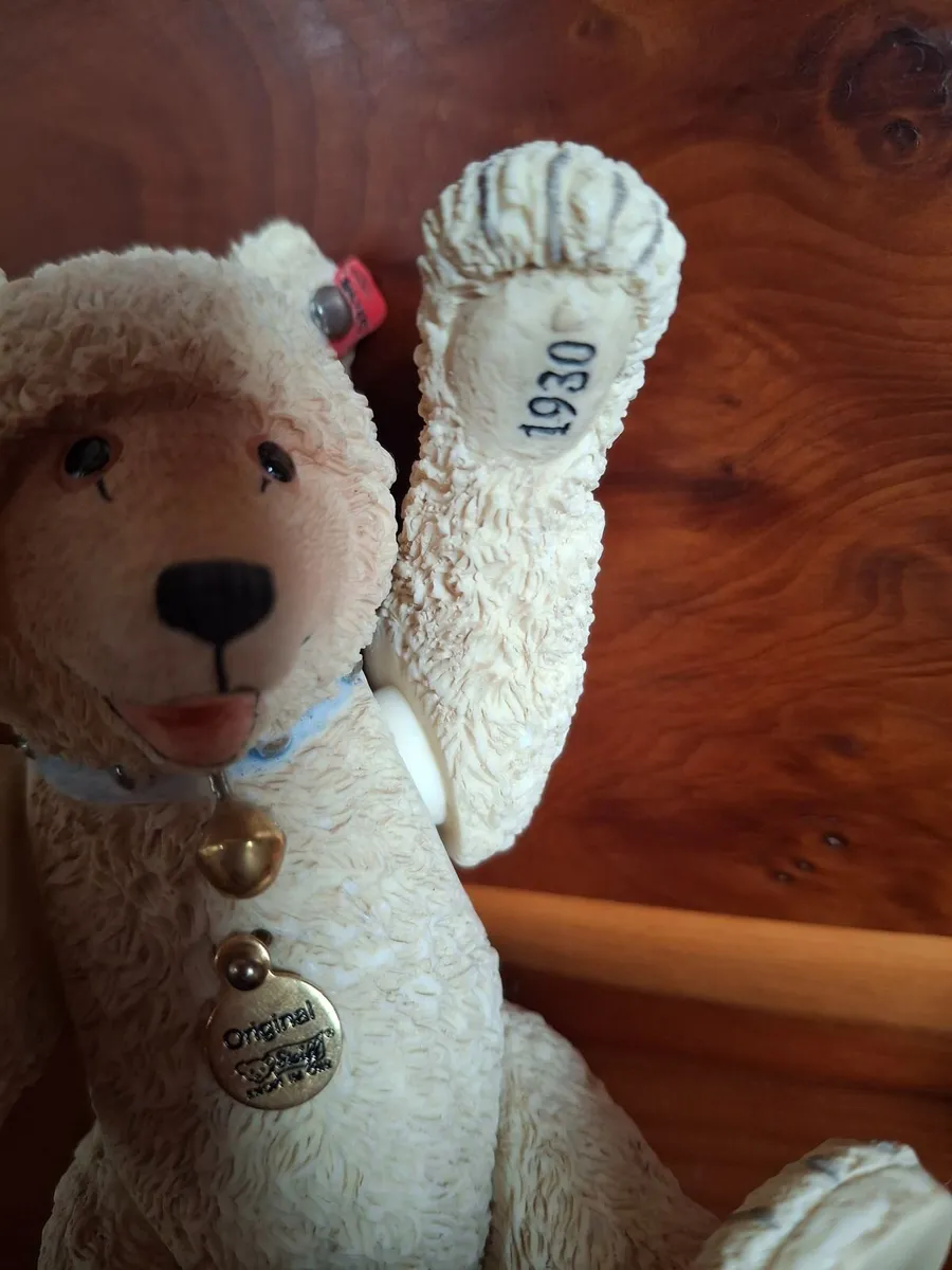Steiff Miniature Commemorative Bears &Shelf... - Image 2