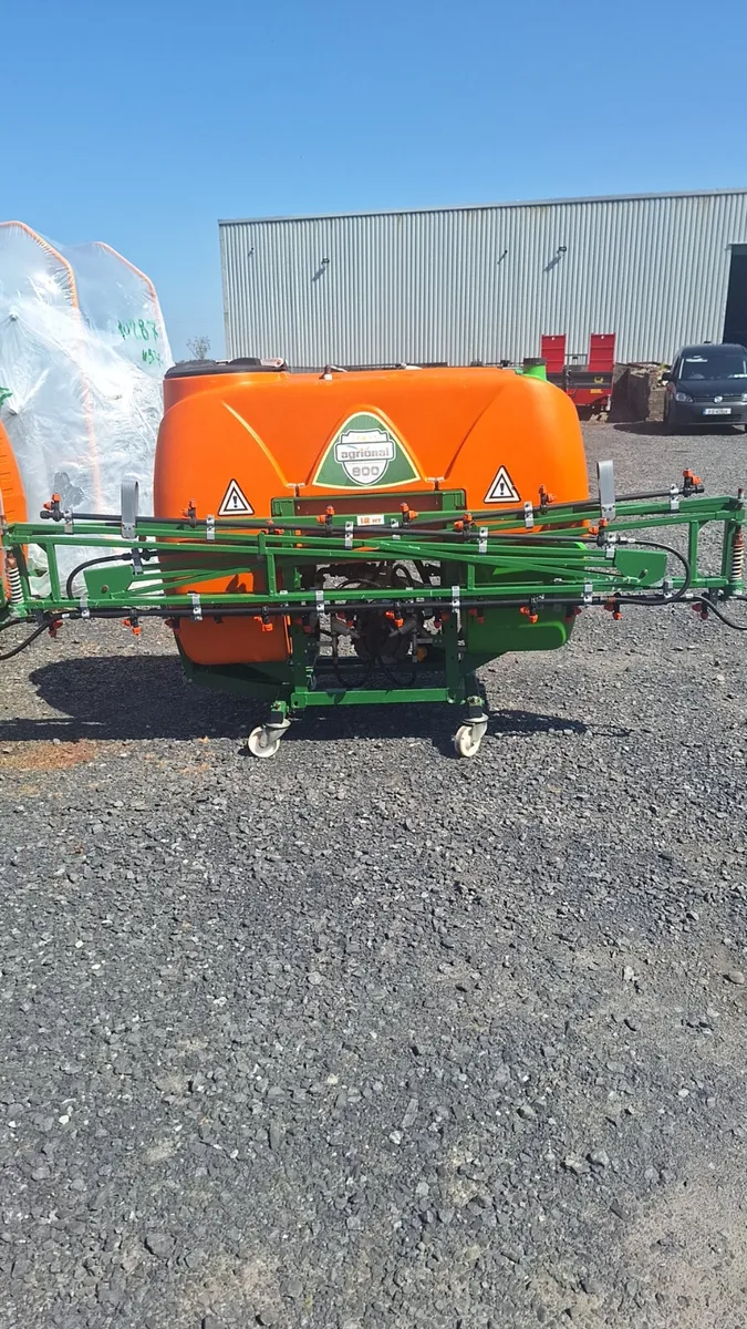 Agrional Delta SP 800 Field Sprayer - Image 1
