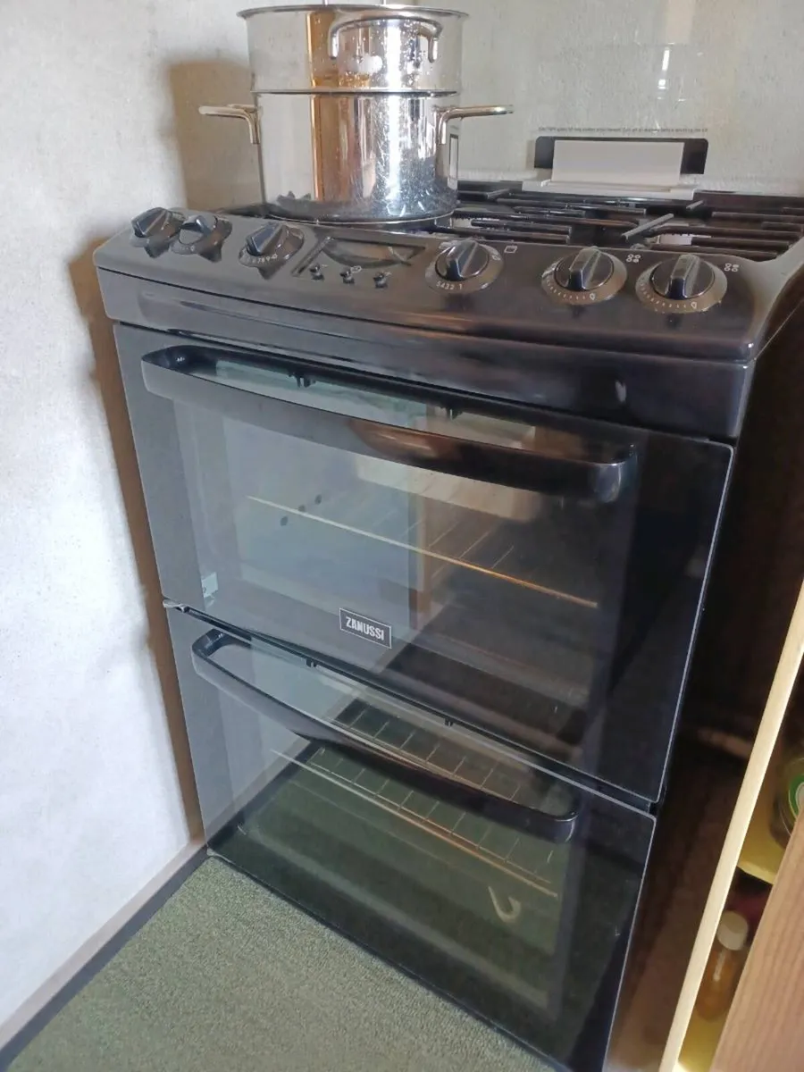 Gas Cooker - Image 1