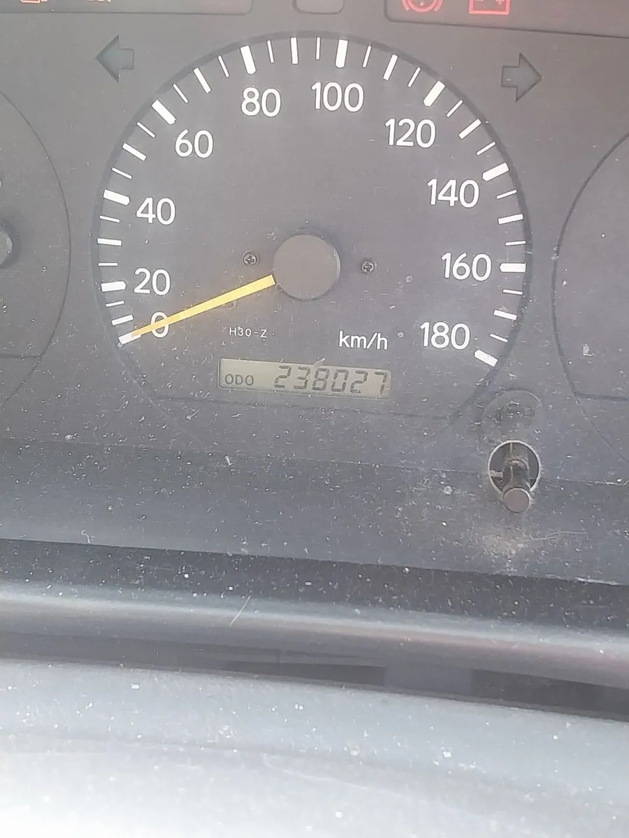 Toyota HiAce 2005 - Image 3