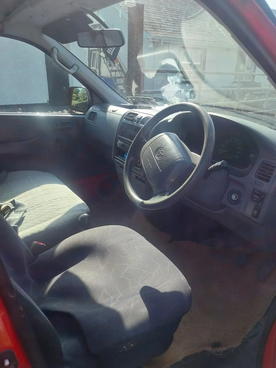 Toyota HiAce 2005 - Image 4