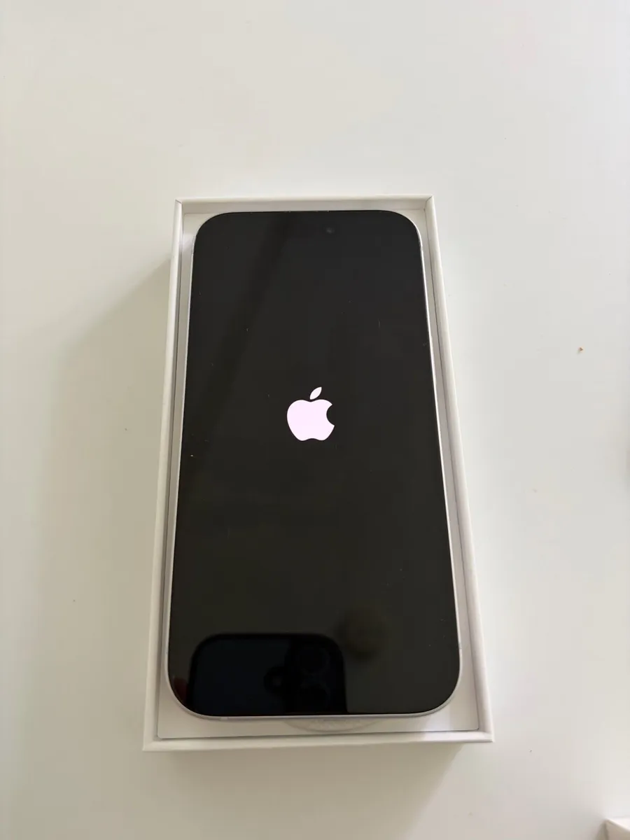 iPhone 15 - perfect condition - Image 2
