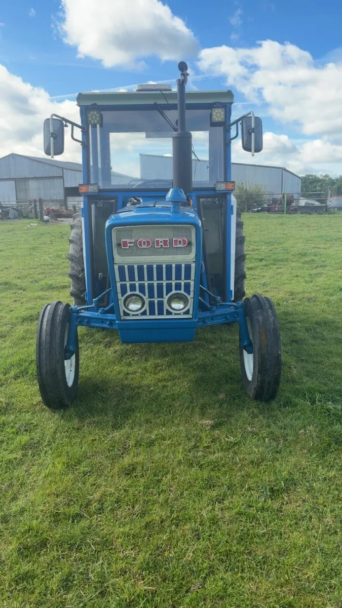 Tractor Ford 3000 - Image 2