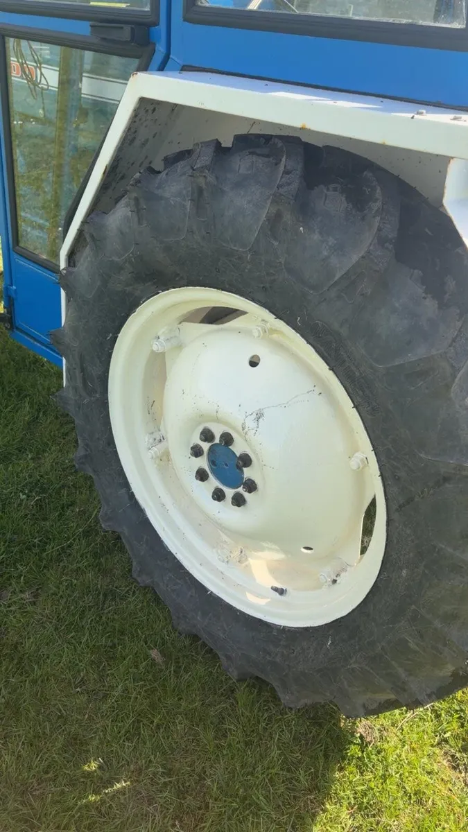 Tractor Ford 3000 - Image 4