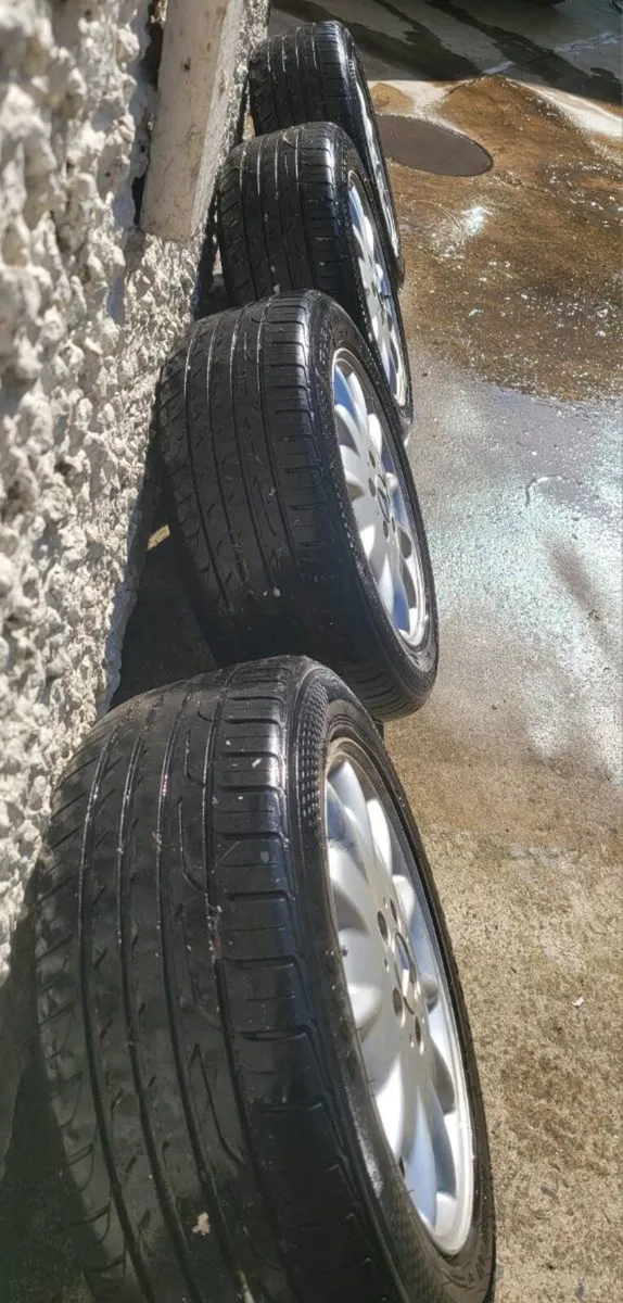 16-inch Mercedes-Benz OEM aluminum wheels - Image 3